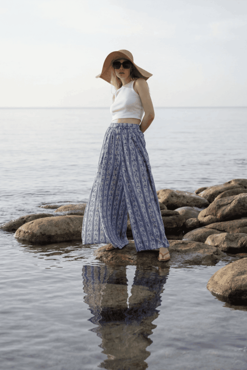 Leg trousers perfect for beach and casual wear.